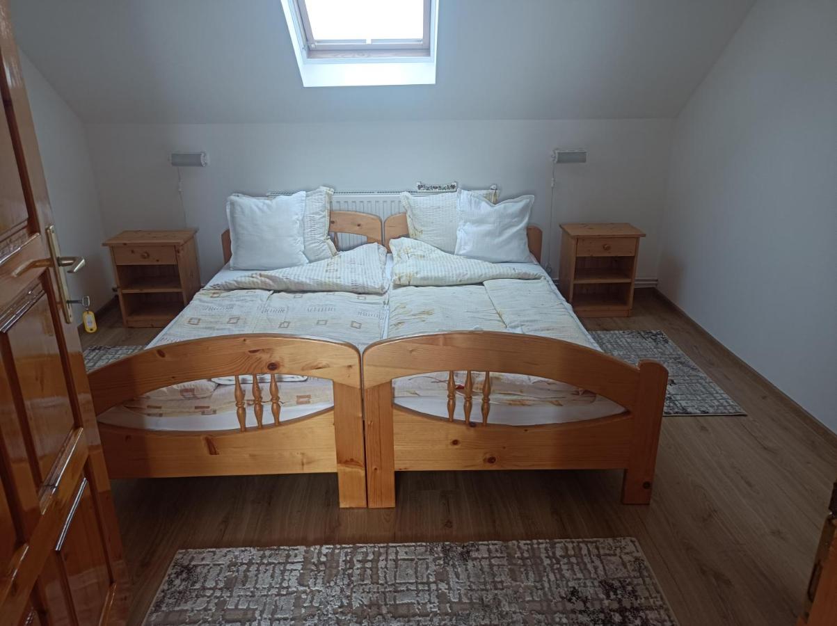 Narcisz B&B 科伦德 外观 照片