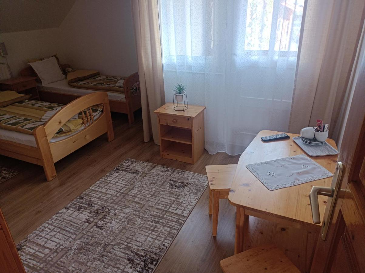 Narcisz B&B 科伦德 外观 照片
