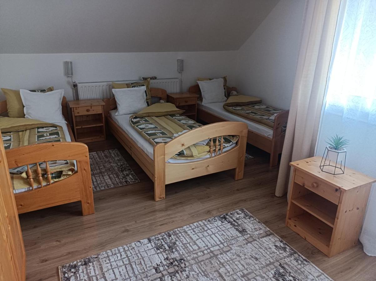 Narcisz B&B 科伦德 外观 照片